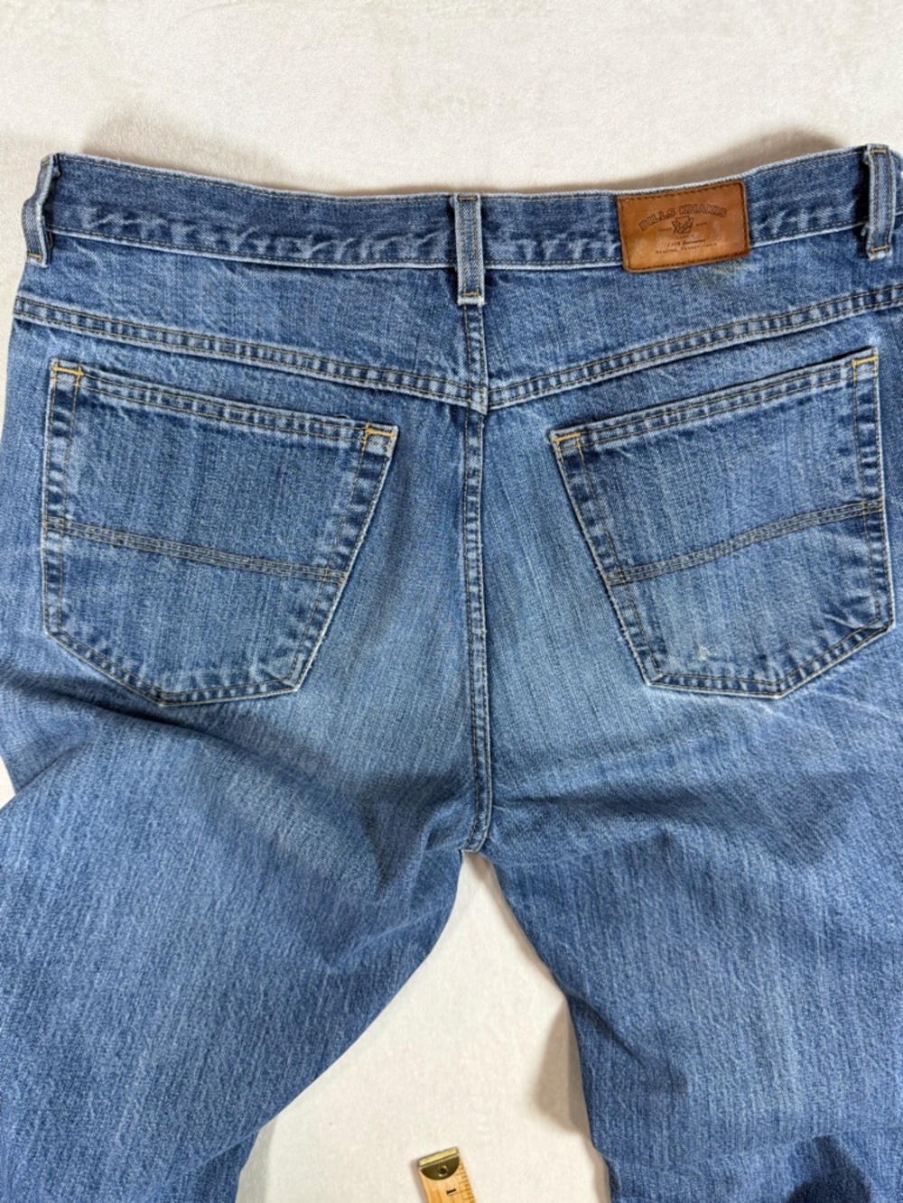 Bills Khakis 35W 31L Made in USA Relaxed Fit Men’s Jeans in Medium Blue - Picture 5 of 8